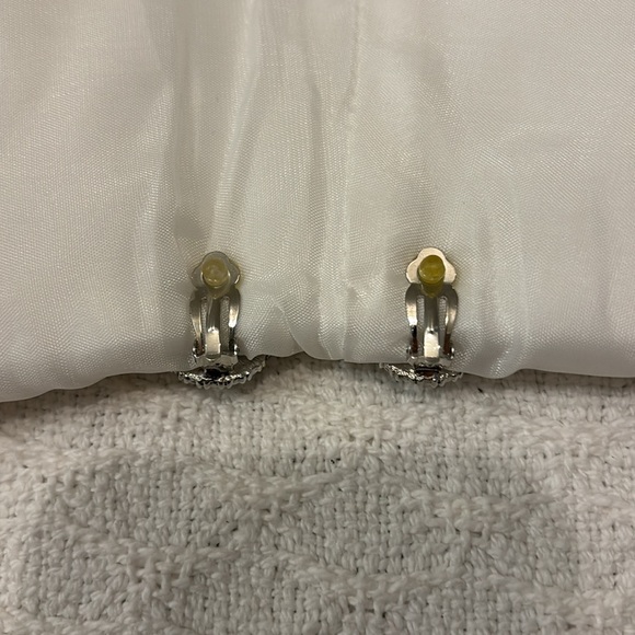 SALE 3 for $15 Sparkly clip on earrings - Picture 3 of 6